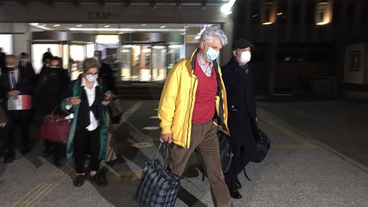 Son dakika! 14 emekli amiral adli kontrol şartıyla serbest bırakıldı