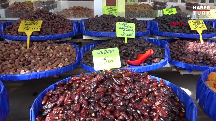 'Şeker oranı düşük hurmaları, glikoz şuruplu suya batırıyorlar'