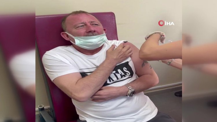 Sergen Yalçın koronavirüs aşısı oldu! İzleyenleri güldürdü