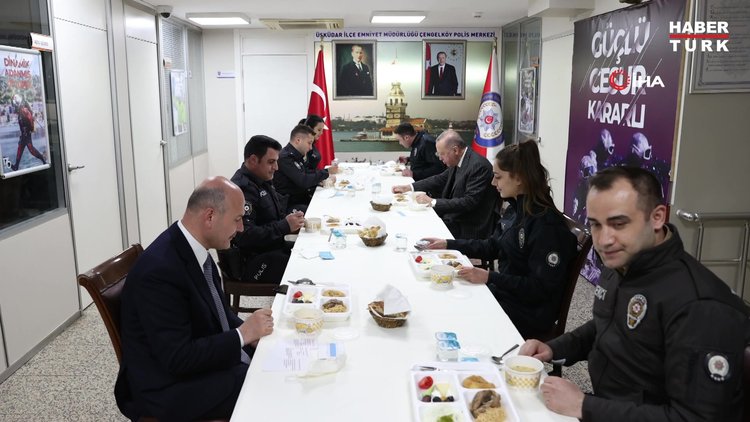 Cumhurbaşkanı Erdoğan, Çengelköy Polis Merkezi'nde iftar yaptı