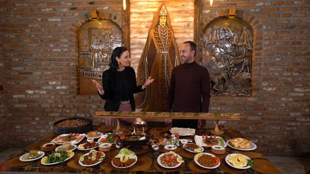 Etli ekmek ve Bıçak arası
