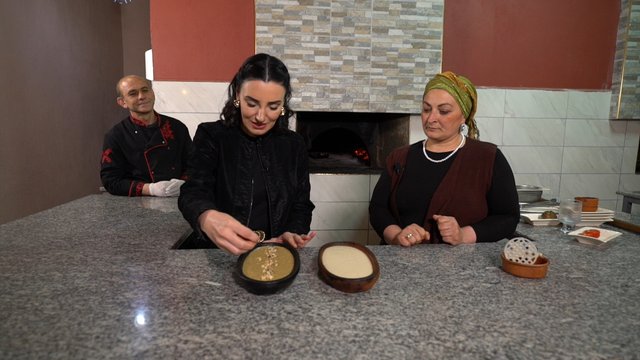 Sıcak helva tatlısı