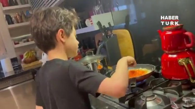 48. yaş gününü kutlayan Cem Yılmaz'a oğlu Kemal spagetti yaptı