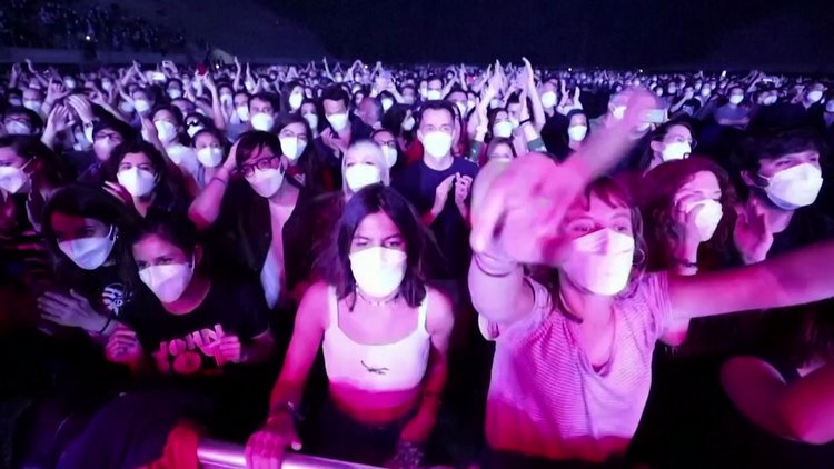 İspanya'da 5 bin kişilik konser deneyinin sonuçları belli oldu: Sıfır koronavirüs vakası!