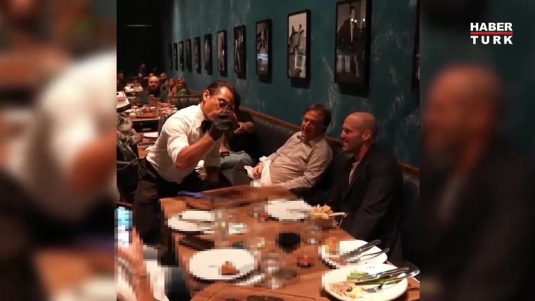 Nusret, Jason Statham'a tuz serptirdi