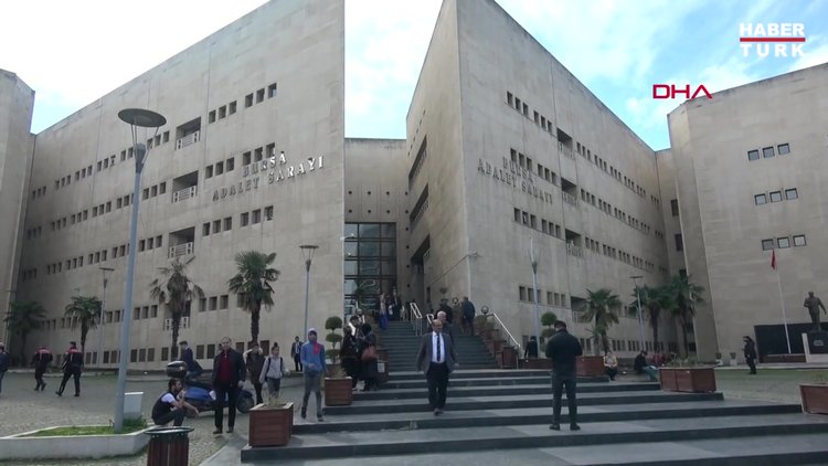 Hakim koronavirüsten hayatını kaybetti, 6 gün önce alınan bebeği yoğun bakımda