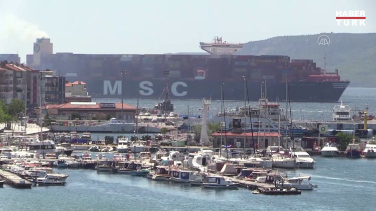 Çanakkale Boğazı 3 dev geminin geçişi nedeniyle tek yönlü trafiğe kapatıldı