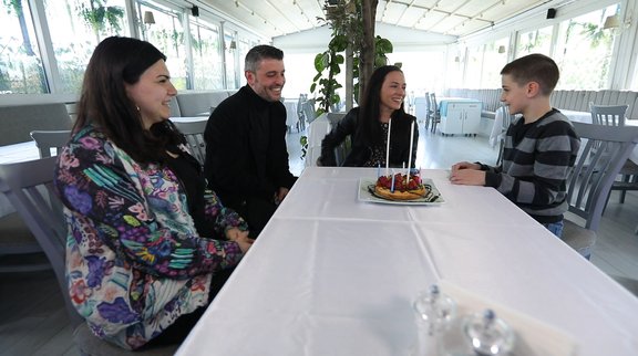 Bir aile yeniden bir arada...