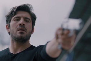 Çelebi namlunun ucunda!