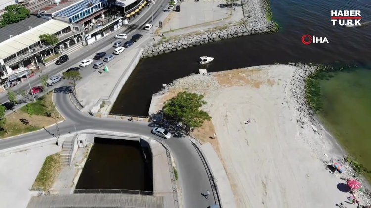 Menekşe deresi kırmızı renge büründü