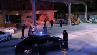 Polislerden önce abisiyle yüzleşmek isteyen İskender büyük bir soruna yol açtı!