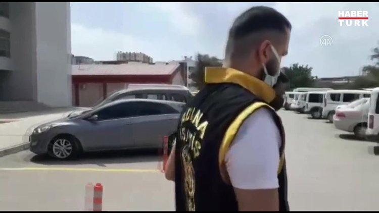 İki otomobili kundakladığı iddia edilen zanlı Adana'da yakalandı