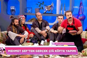 Mehmet Şef'ten gerçek çiğ köfte yapımı