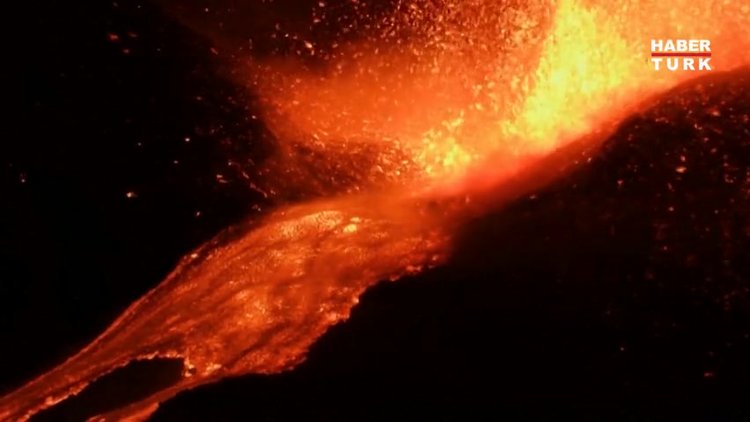 Etna yeniden faaliyete geçti: Büyüleyen görüntü!