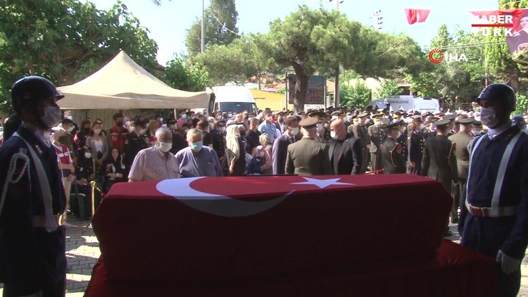 Jandarma Astsubay Egemen Öztürk, İzmir'de son yolculuğuna uğurlandı