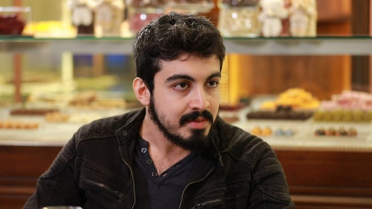 "Babamın arkadaşları kaçırdıkları kızı halıya sarmış"