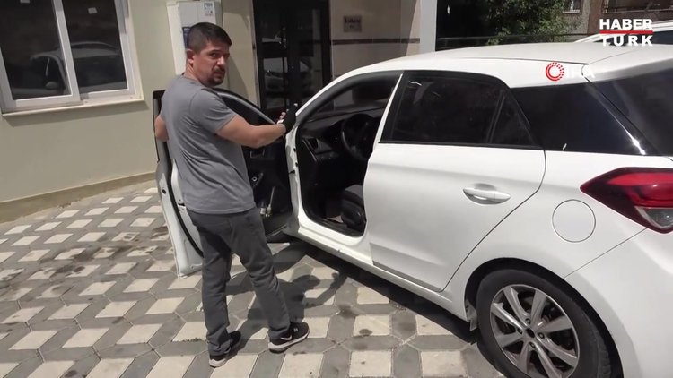 Motosikletli kurye, trafikte doktoru darp etti