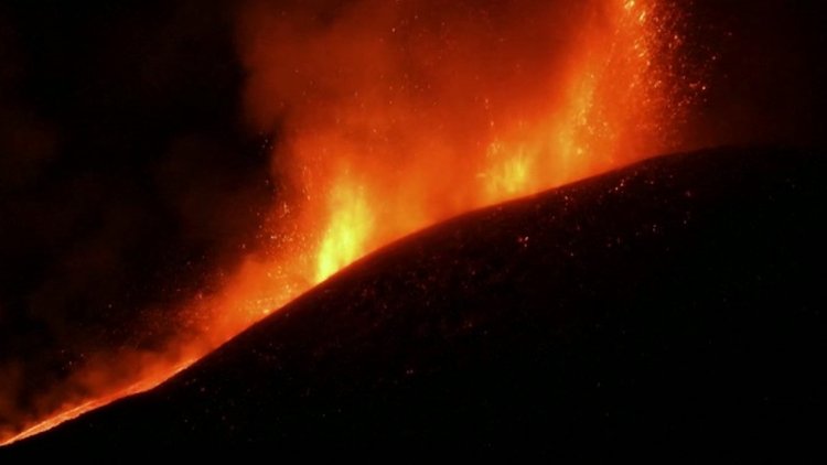 Etna Yanardağı yeniden faaliyete geçti!