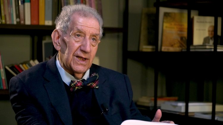 İş Bankası'ndan karne hediyesi! "Karneni Göster, Kitabını Al"