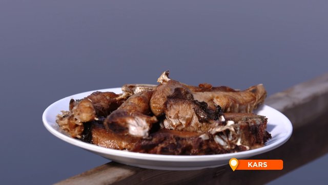 Çıldır Gölü'nün meşhur sarı balık yapımı!