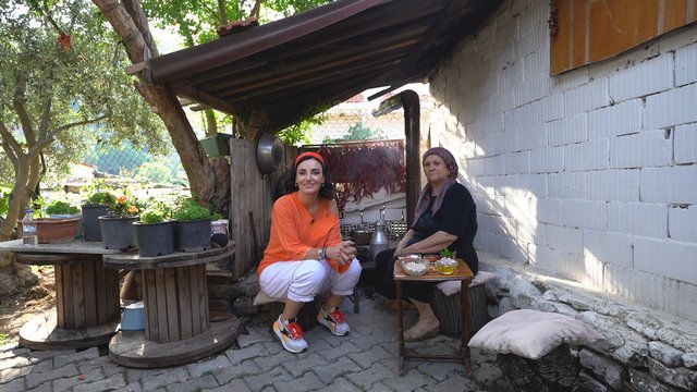 Odun ateşinde zeytinyağlı kuru fasulye