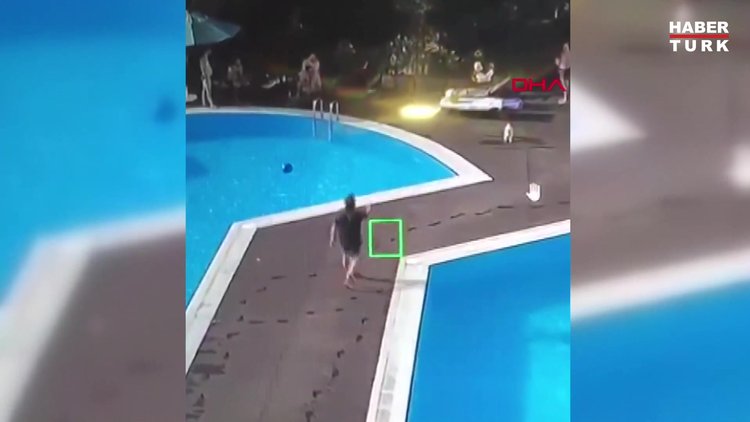 Beşiktaş'ta köpeği tekmeleyen site yöneticisini havuza attı! O anlar kamerada!