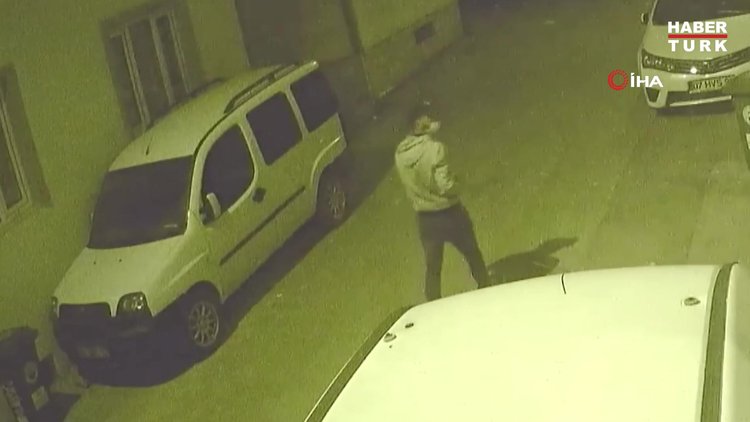 Penceresini açık gördüğü eve böyle girdi