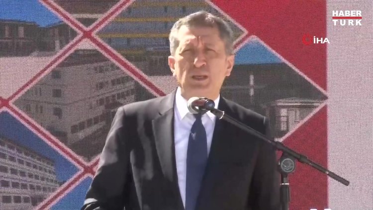 Bakan Selçuk'tan velilere çağrı: Çocuklarınızı telefi eğitimlerine göndersinler