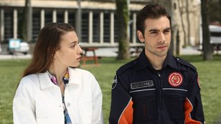 İlker, çok sevdiği Menekşe'yi kıramadı ve ikili barıştı.