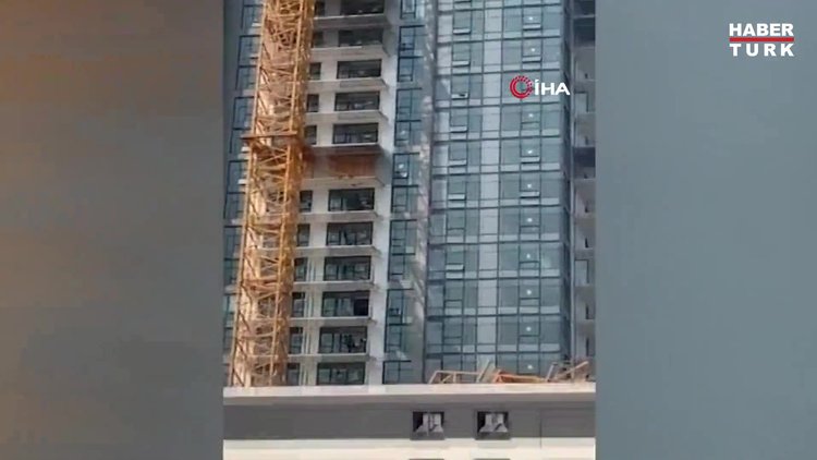 Kanada'da inşaat sahasında vinç çöktü: Çok sayıda kişi hayatını kaybetti