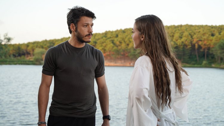 Leyla'dan aşk itirafı!