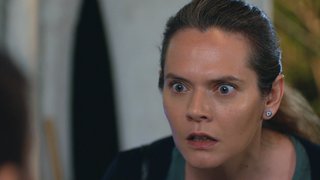 Tolga'nın kimin için kredi çektiğini öğrenen Ayşe, kardeşi Gülşah'ın kapısına dayanıp hesap sordu.