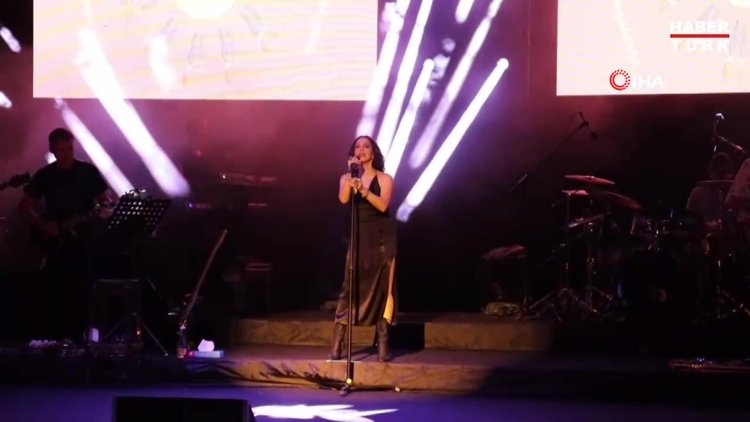 Sertap Erener üçte üç yaptı