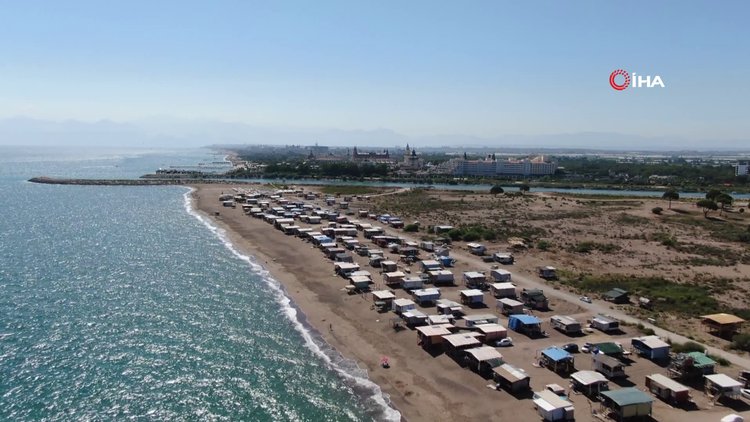 Antalya'da denize sıfır 'Çardak Beach' tatili ilgi görüyor