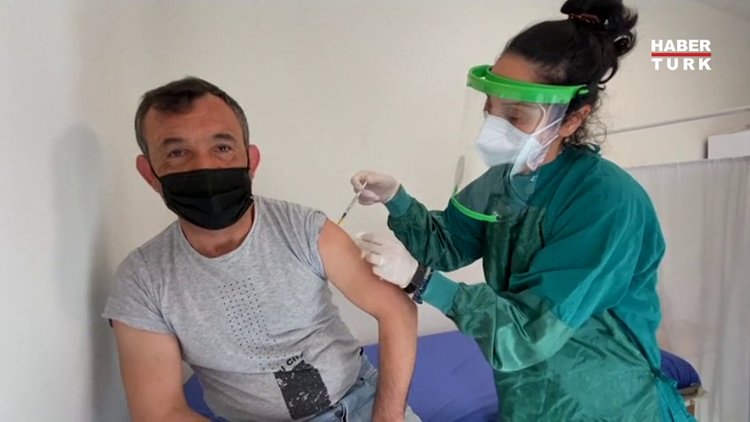 Prof. Dr. Uğur Şahin'den kritik BioNTech aşısı açıklaması: Koruyuculuk azalıyor ama...