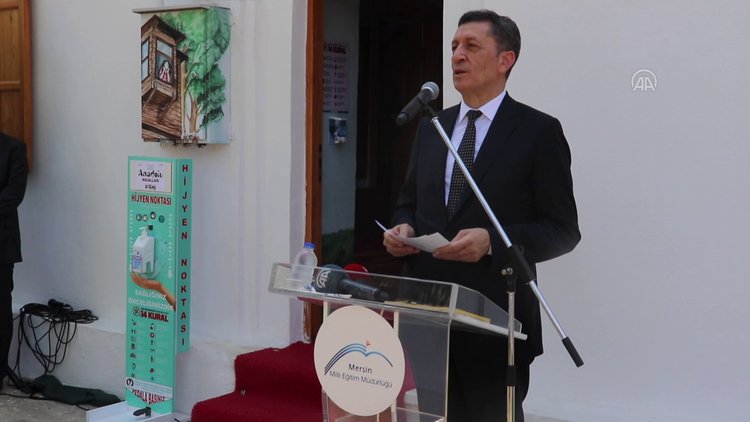 Bakan Selçuk, Masal Evinin açılışına katıldı