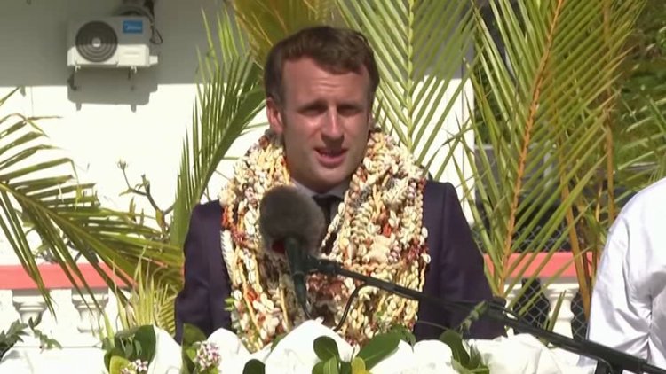 Macron'un zor anları