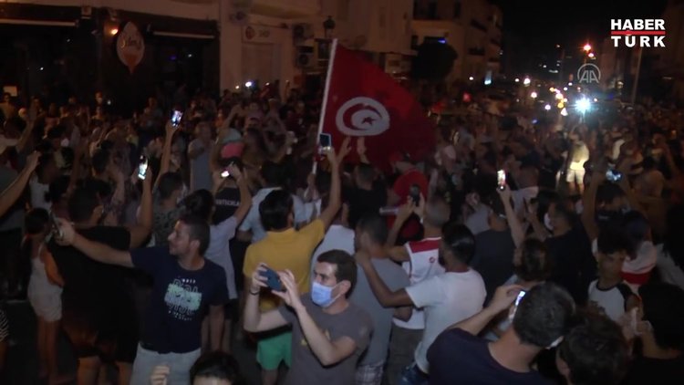 Tunus Cumhurbaşkanı Said bir ay süreyle gece sokağa çıkma yasağı ilan etti