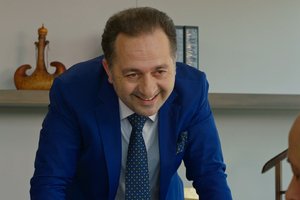 Haldun, Leyla'yı köşeye sıkıştırıyor!
