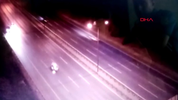 Sultangazi'de 1 kişinin öldüğü, 2 kişinin yaralandığı kaza kamerada