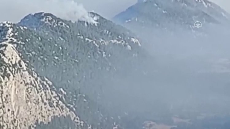 Isparta'da yangına havadan ve karadan müdahale sürüyor