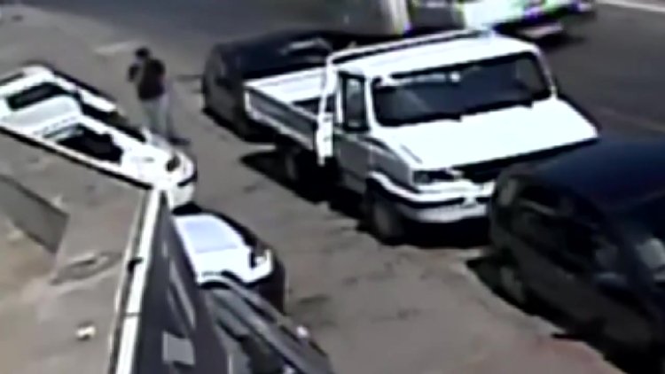 Adana'da silahlı saldırı! Babasını vurmak isterken başkasını vurdu