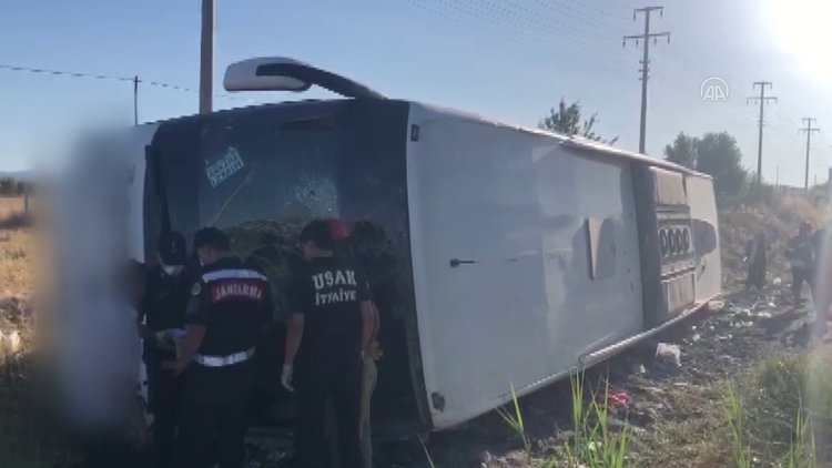 Uşak'ta otobüs kazası! Çok sayıda yaralı var