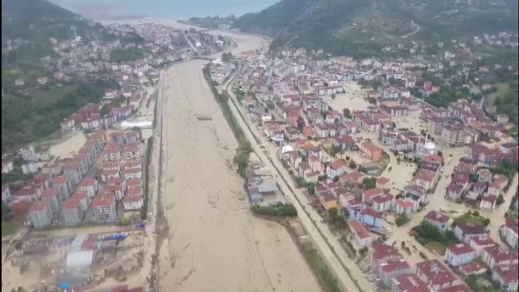 Sinop, Kastamonu ve Bartın'da başlatılan tahliye faaliyetleri sürüyor