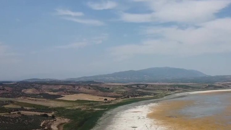 Manisa'daki Marmara Gölü kuruma noktasına geldi