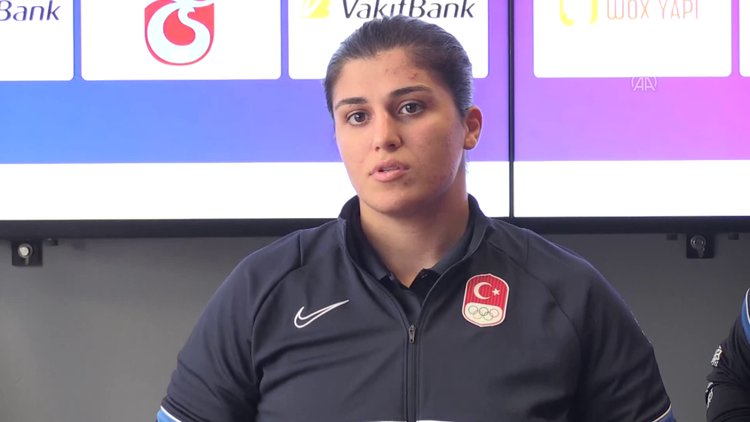 Busenaz Sürmeneli: Önemli olan ne olursa olsun pes etmemek