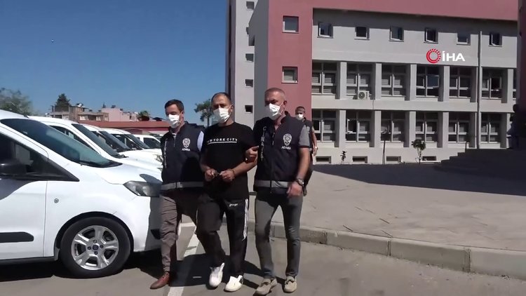 Eşini öldürdükten sonra arkadaşıyla kahve içti