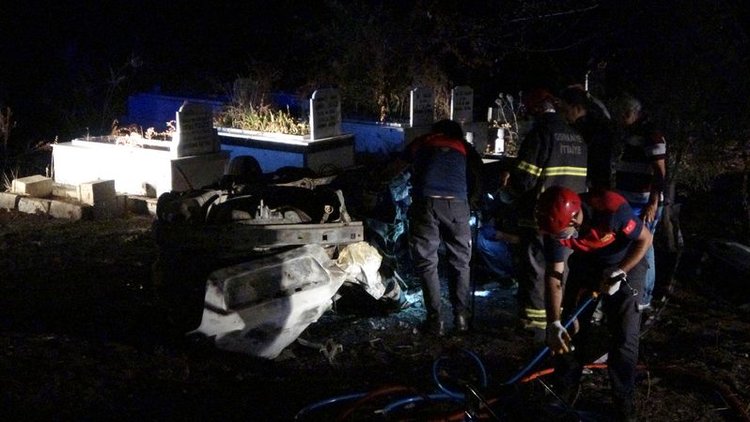 Osmaniye'de otomobil takla atarak alev aldı, sürücü yanarak öldü
