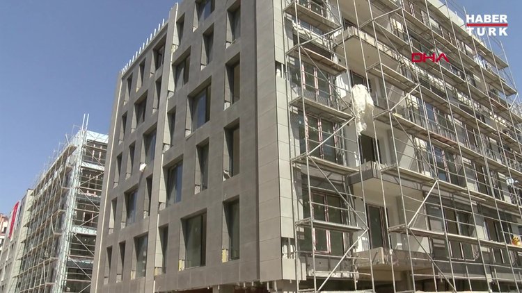 İzmir'de yeni konutlar depremin yıl dönümünde teslim edilecek