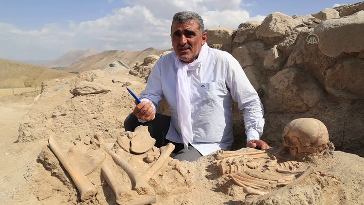 Çavuştepe Kalesi'nde yeni mezar tipi ortaya çıkarıldı